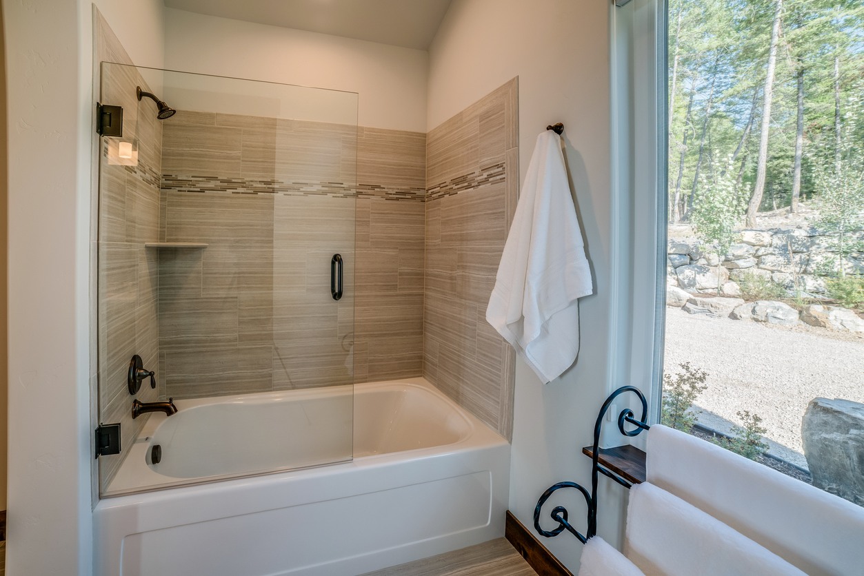 Shower & Tub Installation in Valle Vista